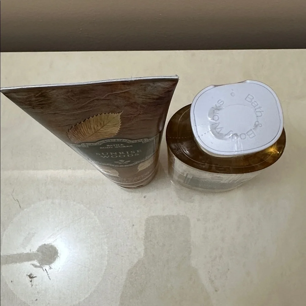 NIB Bath and Body Works Full Size Sunrise Woods Shower Gel and Body Cream Set